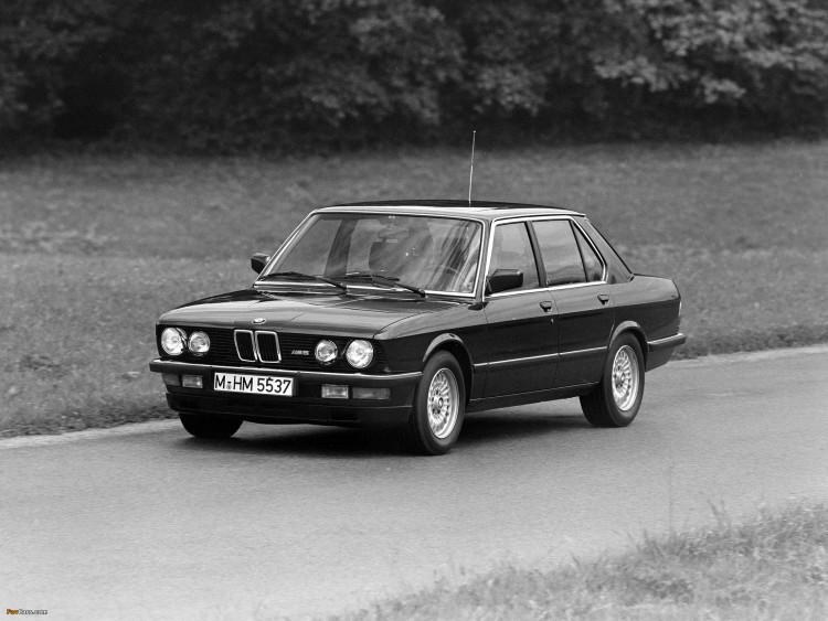 BMW M5 E28