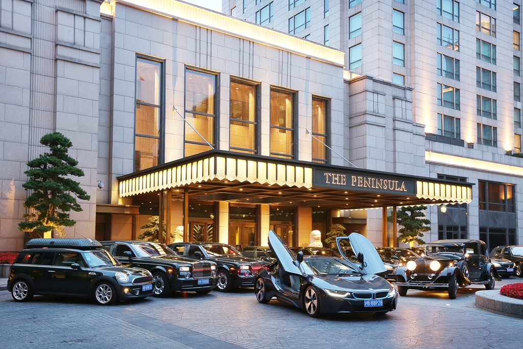 BMW i8 the Peninsula Hotel