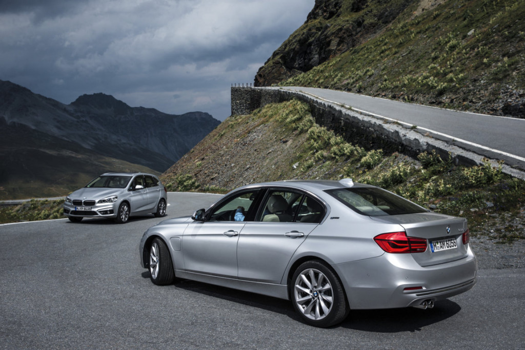 BMW 330e - 225xe Active Tourer