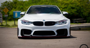 BMW M4 Alpine Widebody Kinetik Vossen Wheels