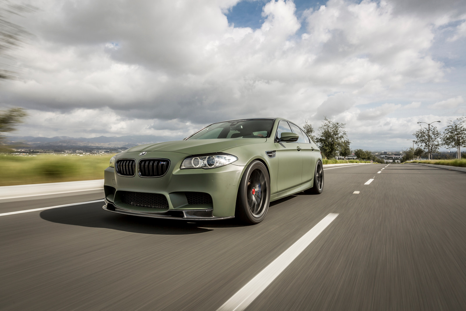 BMW f10 цвет хаки