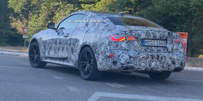 BMW M440i si prepara al debutto in salone